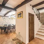 Villa La Premier By Kompas Ladici