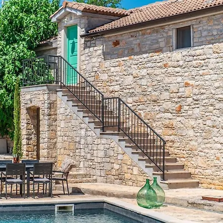 La Premier By Kompas Villa *