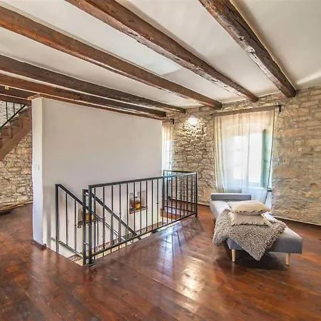 La Premier By Kompas * Ladici