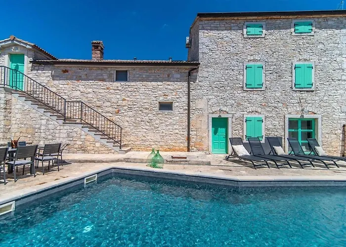 La Premier By Kompas Ladici