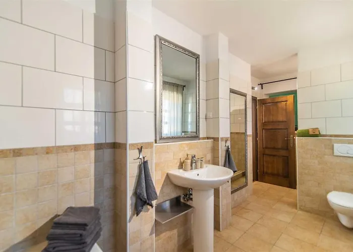 La Premier By Kompas * Ladici