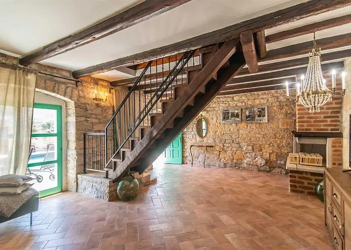 La Premier By Kompas Ladici